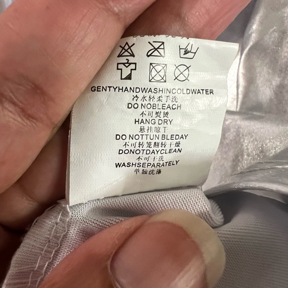 SILVER METALLIC TEE SHIRT BY ZHELIN… SIZE LARGE… EXCELLENT LIKE NEW CONDITION - Picture 6 of 7